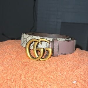 Gucci Women's Beige and Gold GG Belt
